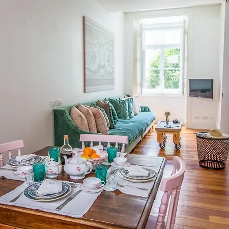 Plum Guide - Plush Peony Lisbon