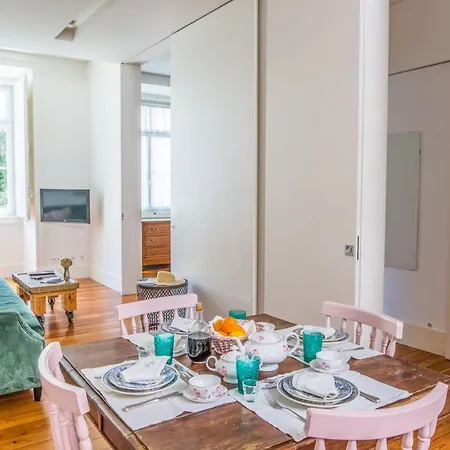 Plum Guide - Plush Peony Lisbon